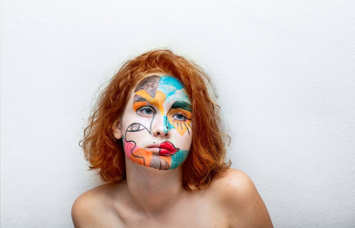 10 Unique Makeup Patterns You Can Master with Stencils (Even If Your Hand Shakes Like a Latte Art Fail)