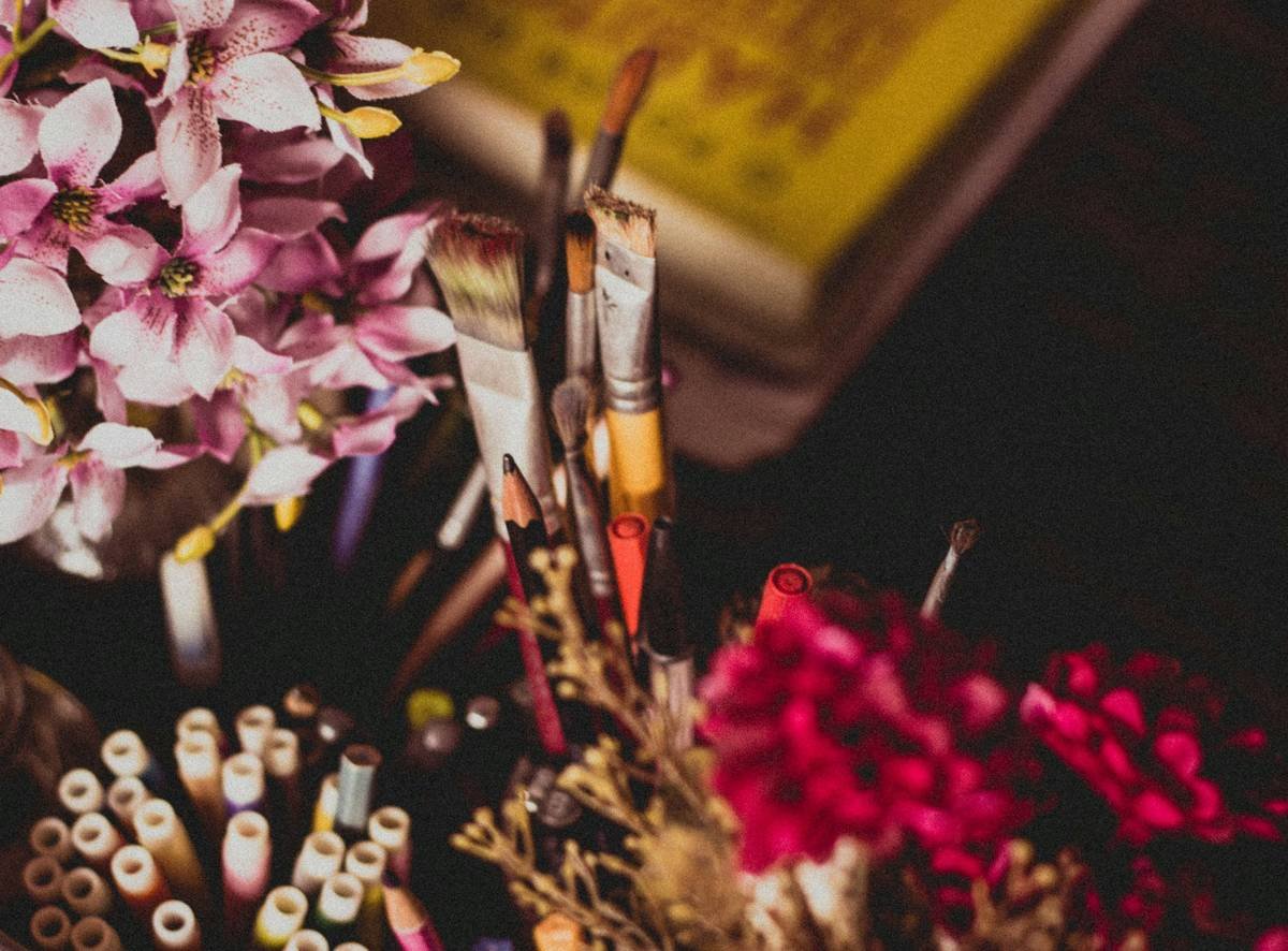Mastering bold beauty application with Makeup Stencils: Precision Meets Creativity